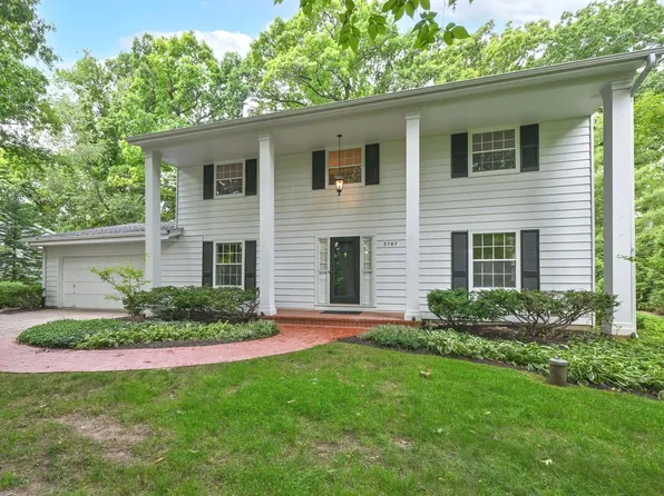 3767 S Shady LANE, New Berlin, WI 53146