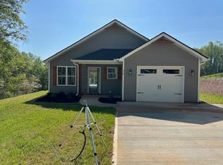 210 E Greenwood St, Landrum, SC 29356