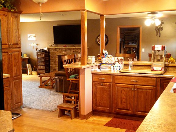 4th image of 15 Fairview Dr