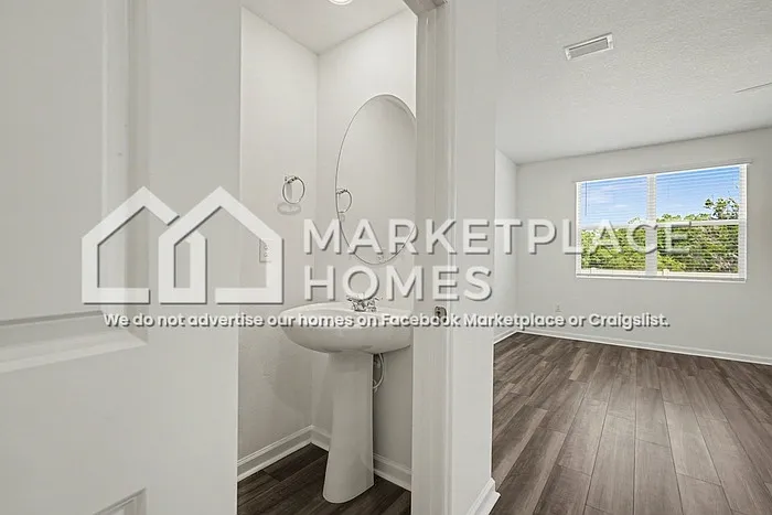 12014 Sylvia St — Photo 11