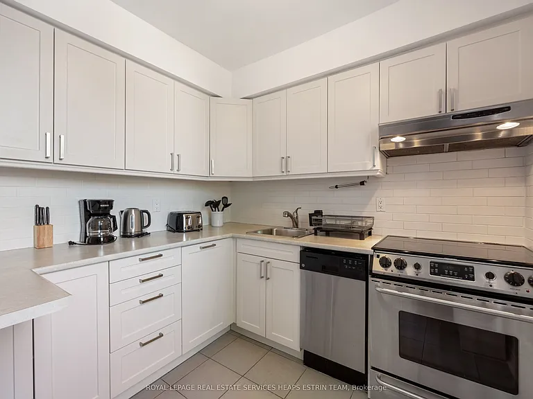 124 Argyle St #2 — Photo 9