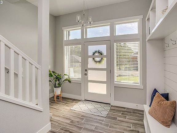 Entry Hall w/ built-ins