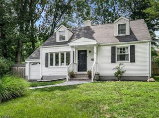 25 Woodcrest Cir, Springfield, NJ 07081