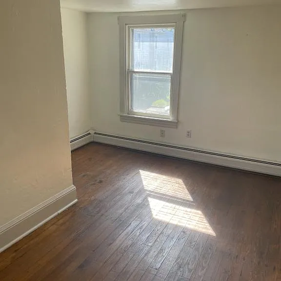 223 Linden Ave — Photo 10