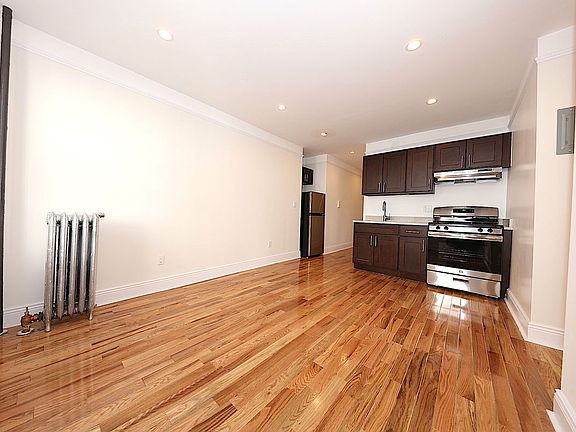 5th image of 32-20 34th Ave Unit 5B