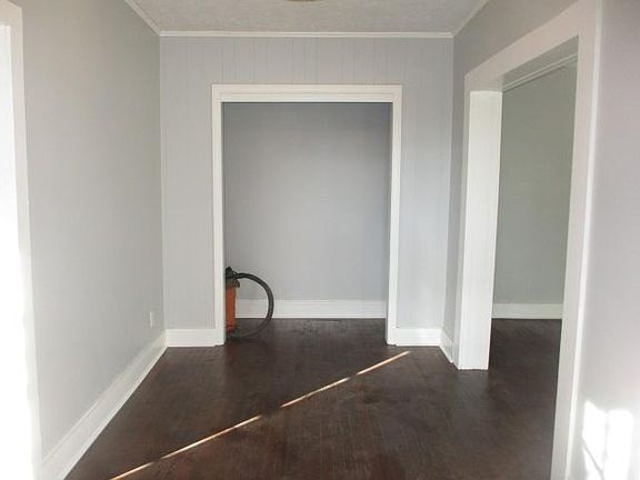Foyer (closet door coming soon)