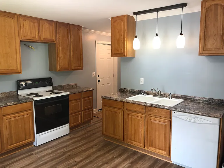 495 Underwood Rd — Photo 3