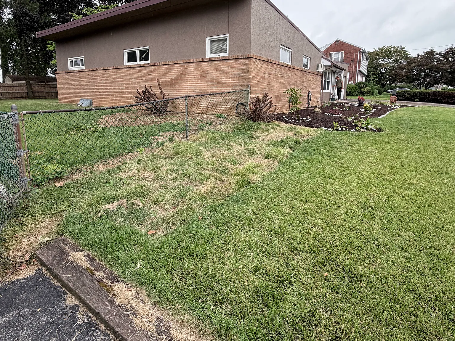 3 bed, 1.5 bath, 1442 sqft, $2,500 — Photo 2
