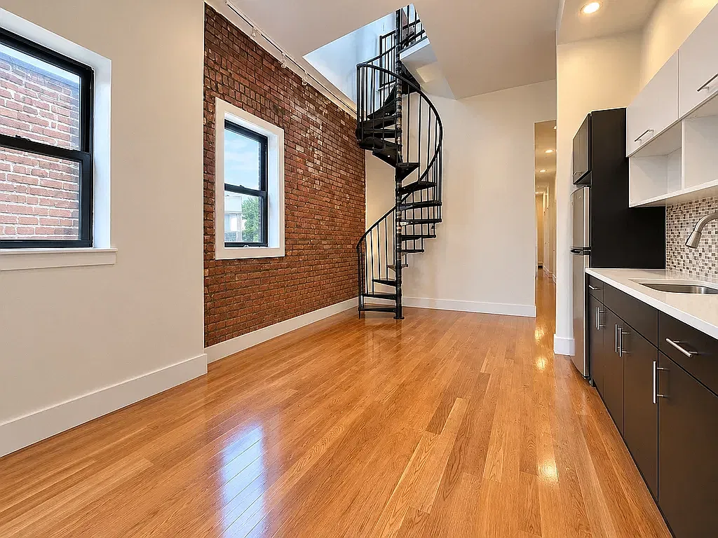 30 Claver Place — Photo 4