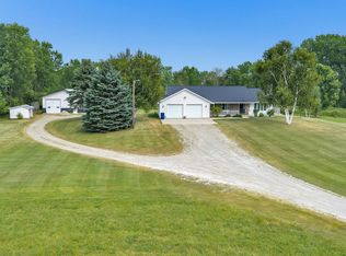 956 Yurek Rd, Pulaski, WI 54162