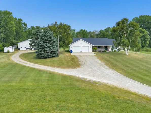 956 Yurek Rd, Pulaski, WI 54162