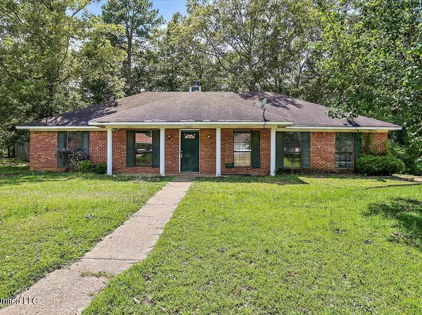 437 Greenmont Dr, Jackson, MS 39212