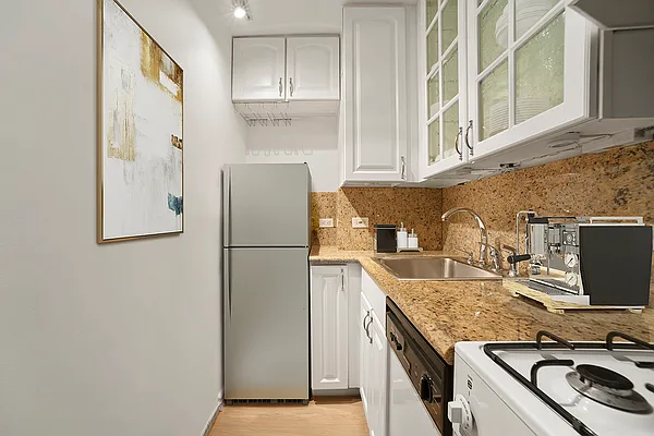 Sold by Sixpence Developments LLC | media 15