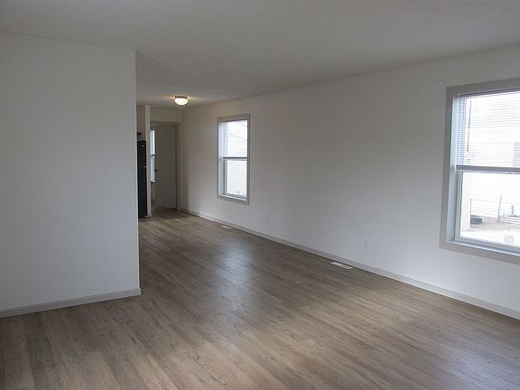 2nd image of 6005 S Prestwick Pl