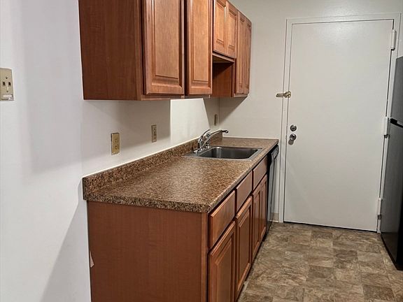 2nd image of 6 Village Rock Ln APT 17
