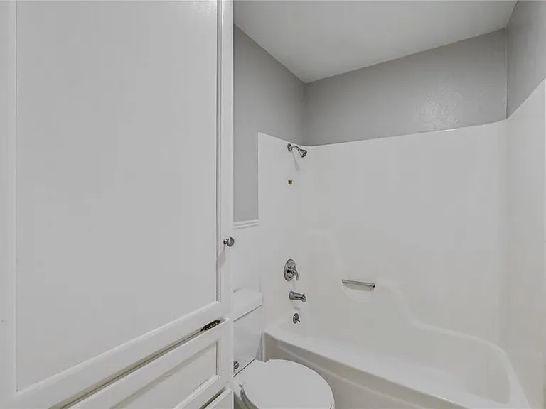 906 Cactus Dr — Photo 13