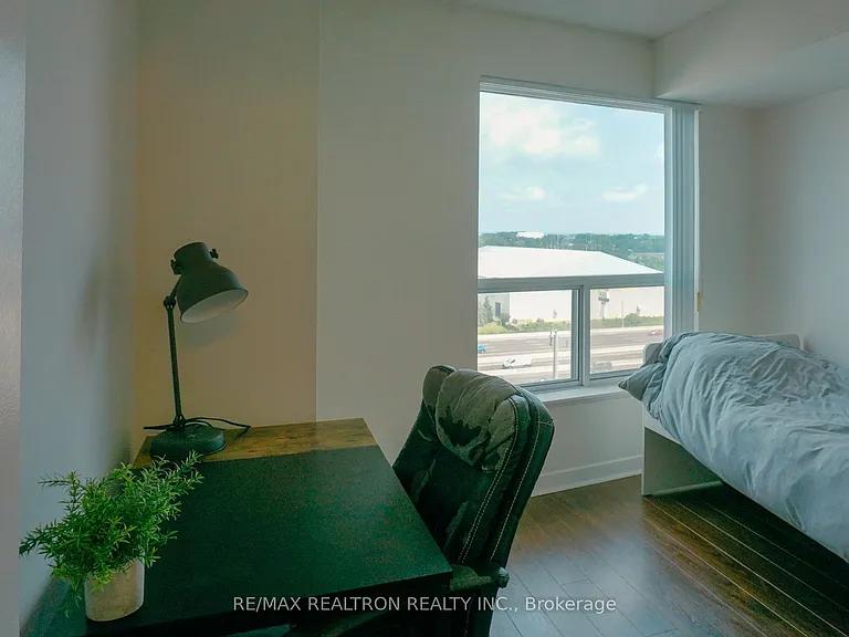 38 Lee Centre Dr #915 — Photo 6