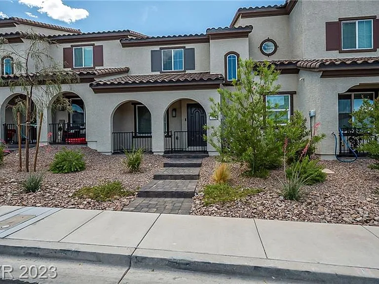 689 Omaggio Pl — Photo 31