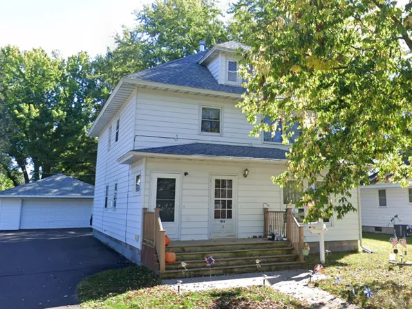 1816 1/2 10th St, Menomonie, WI 54751