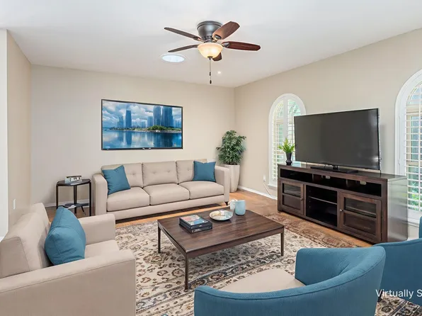 5610 Christie Ln, Garland, TX 75044