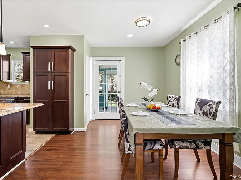 5 Burbury Ln — Photo 11