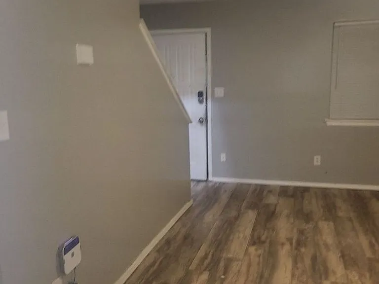 2111 NW Lindy Ave — Photo 3
