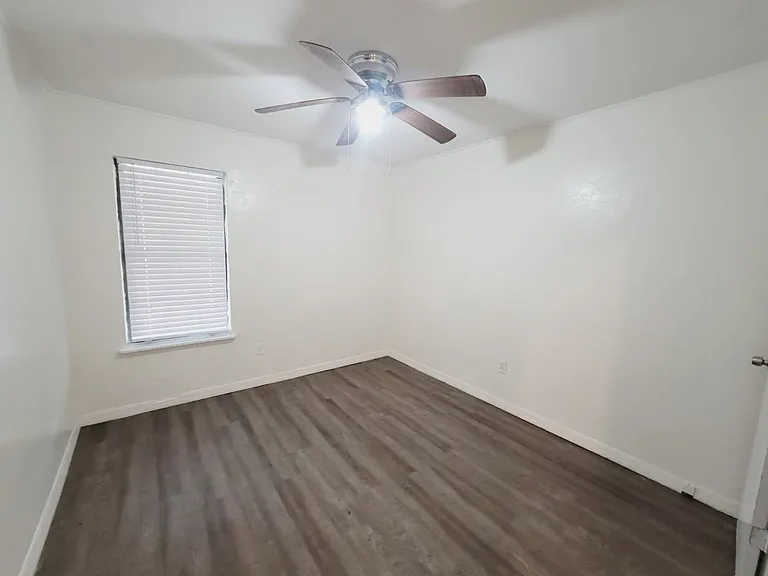 3209 Hester Dr — Photo 13