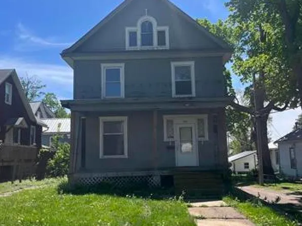 905 Franklin St, Burlington, IA 52601