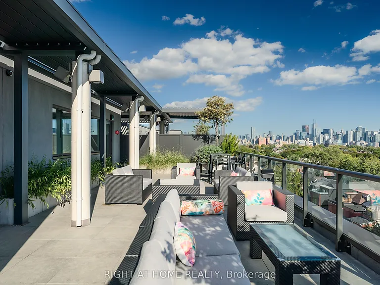 897 College St W #506 — Photo 40
