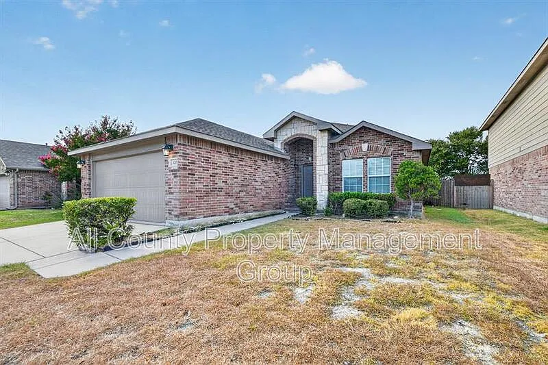 3 bed, 2.0 bath, 1407 sqft, $1,995 — Photo 3