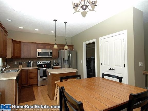 5th image of 2109 Meadow Ln