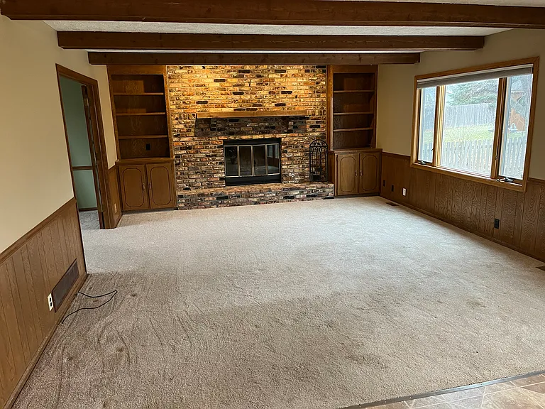 2707 Nottingham Dr — Photo 2