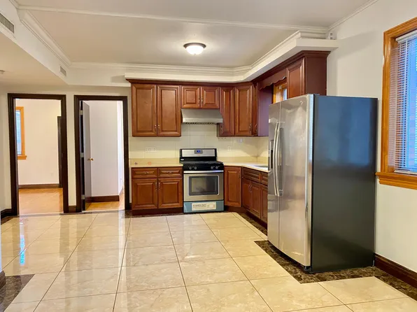 16209 78th Ave, Fresh Meadows, NY 11366