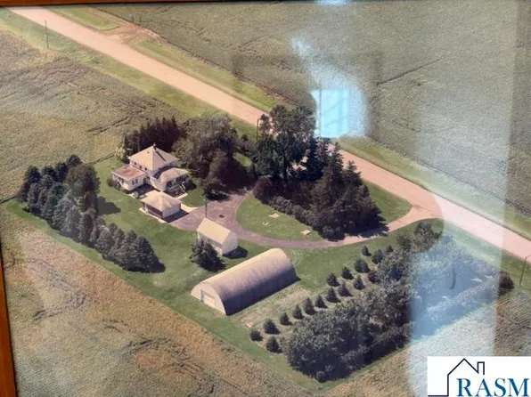 28558 80th St, Waseca, MN 56093