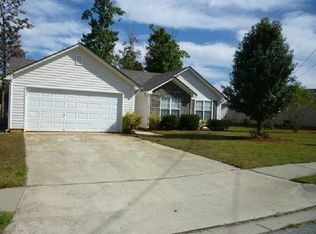 180 Waters Edge Dr, Locust Grove, GA 30248