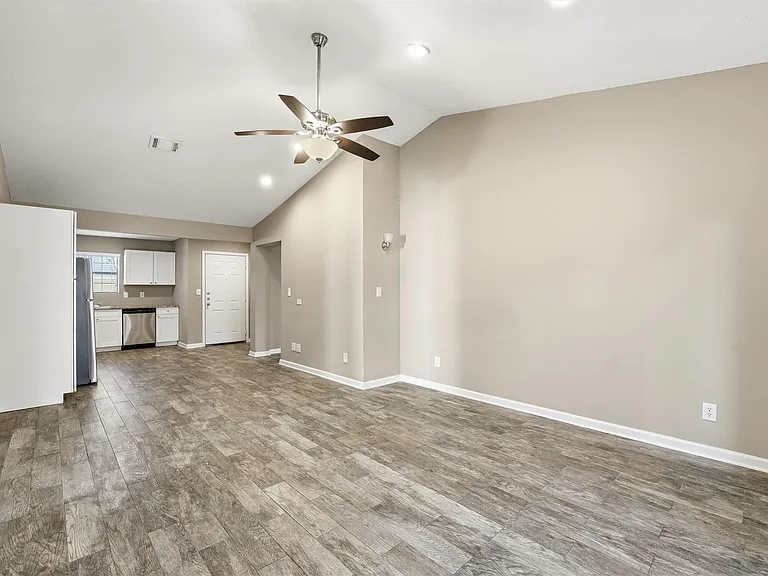 3500 Balboa Cir — Photo 8