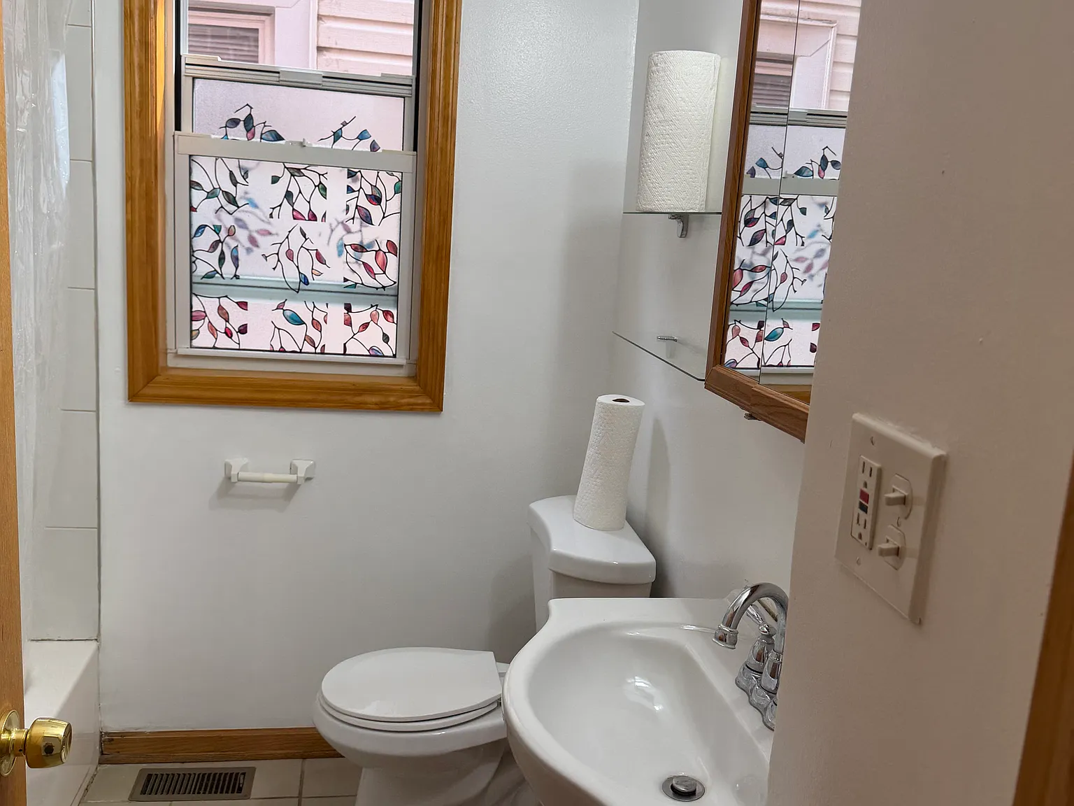 2 bed, $1,600 — Photo 2