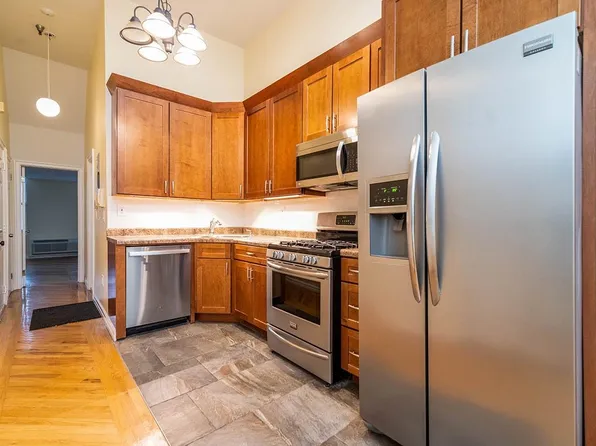 127 Madison Street image 2 of 14