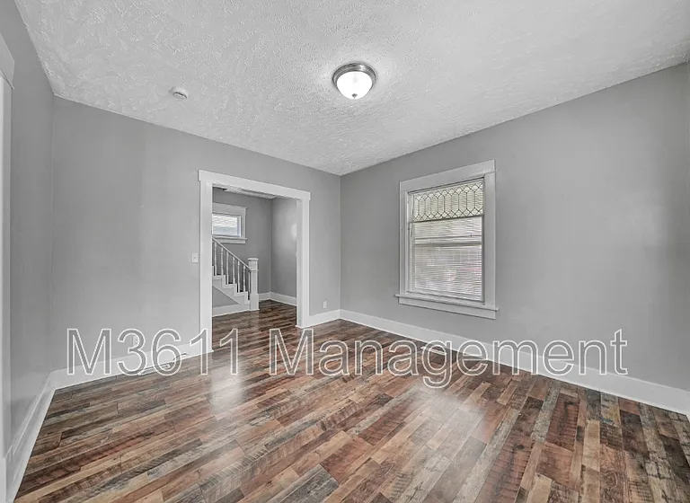 2503 S 8th St — Photo 5