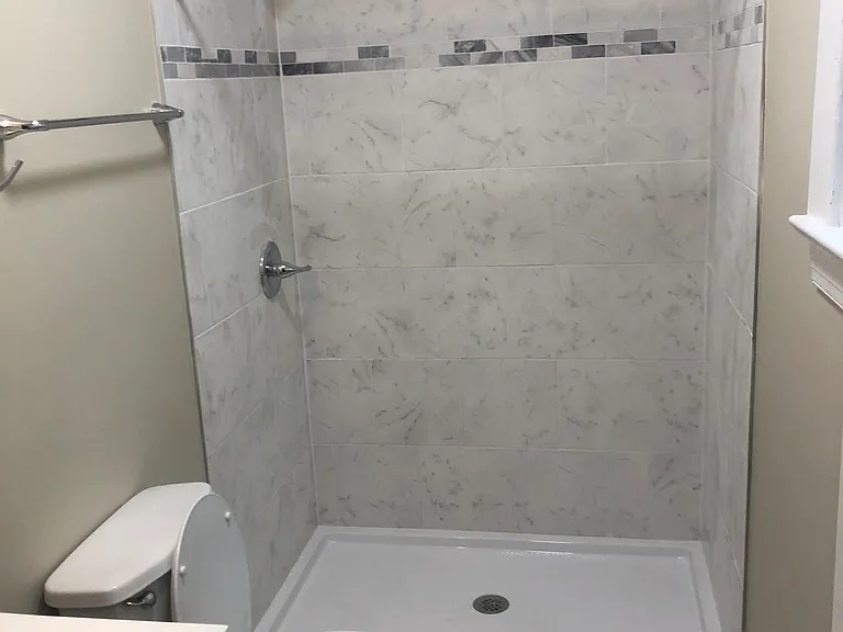 111 N Vine St — Photo 11