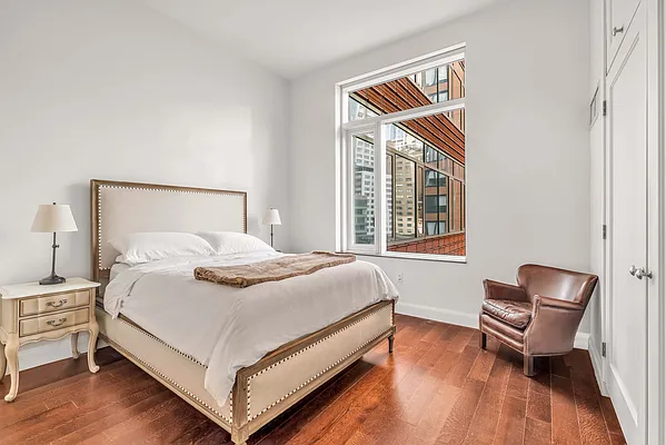 Sold by R New York | media 25