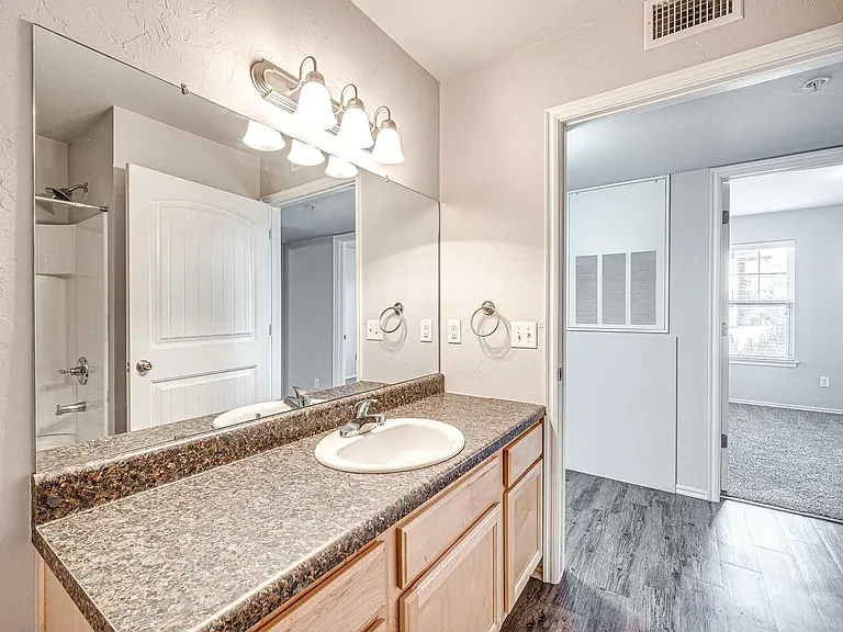 Classen Crossing - Norman-42