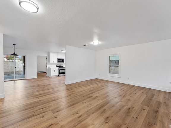 5th image of 1401 La Loma Dr