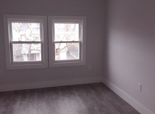 264 Lehigh Ave FL 3RD, Newark, NJ 07112