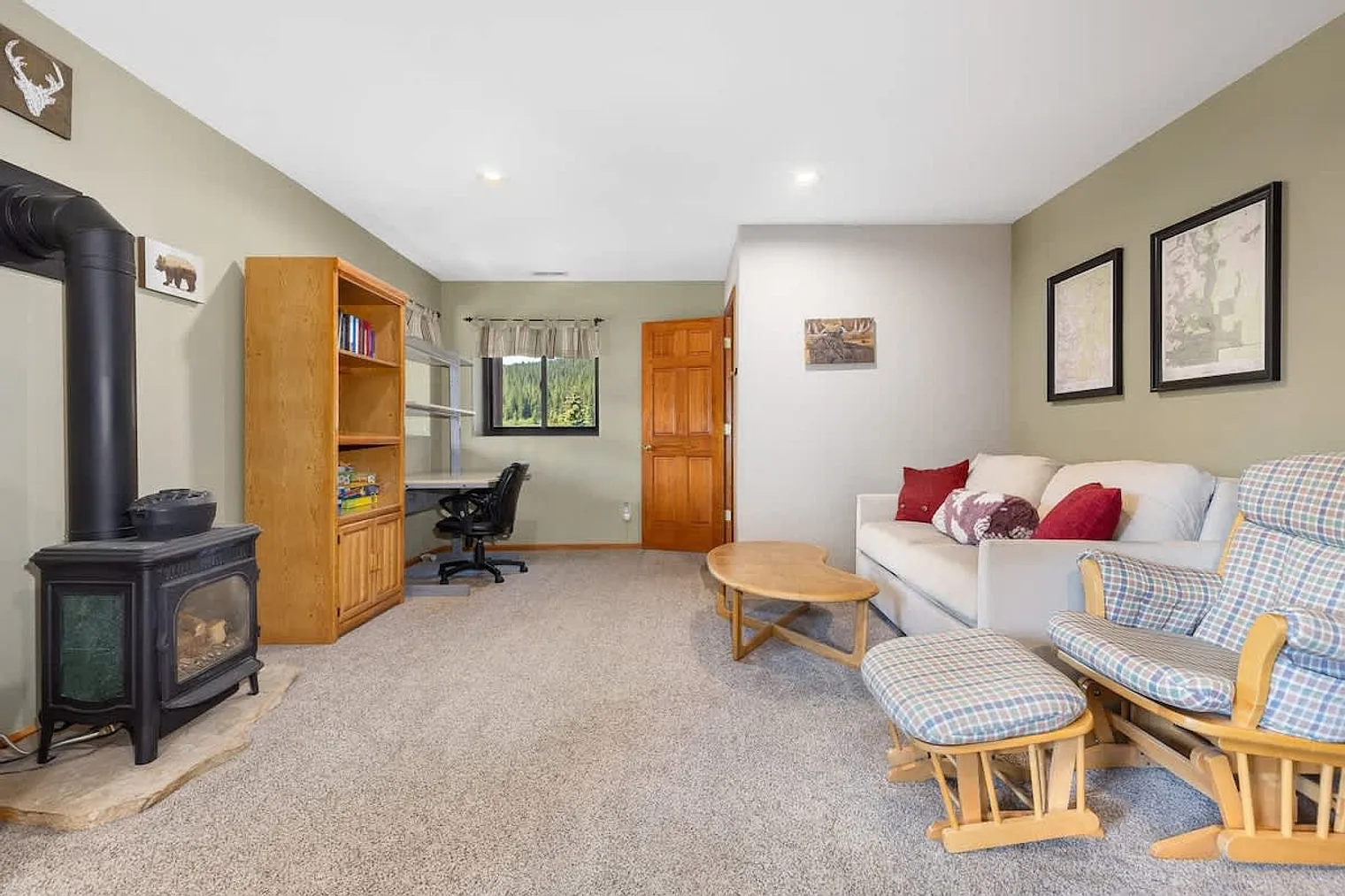 3 bed, 3.0 bath, $5,247 — Photo 3