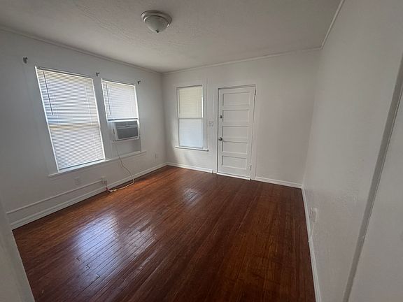 3rd image of 109 W 9th St #1/2