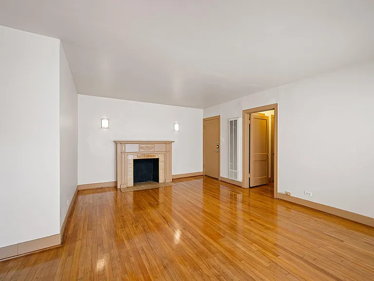 1806 Banks St #1 — Photo 4