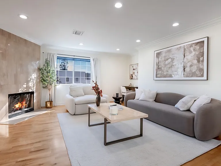525 N Orange Dr #1/2 — Photo 3