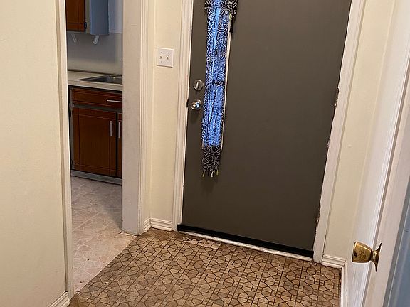 2nd image of 821 Eagle Dr