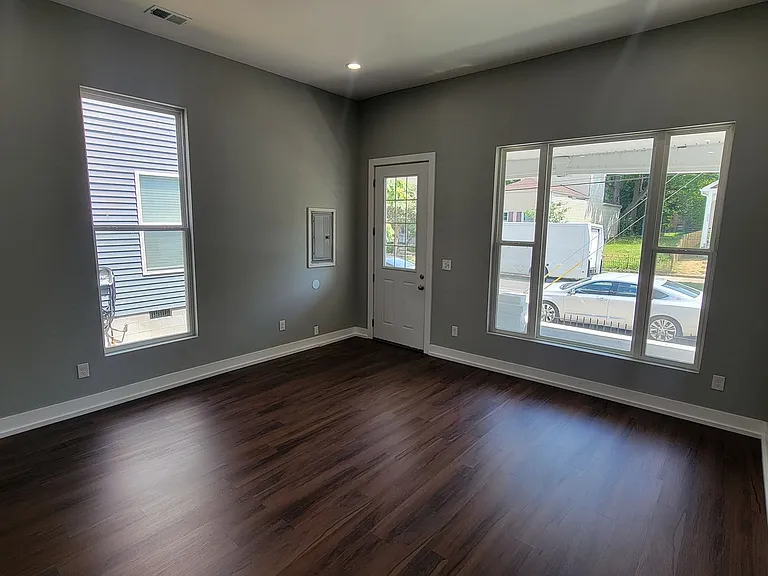 511 E Kentucky St — Photo 3